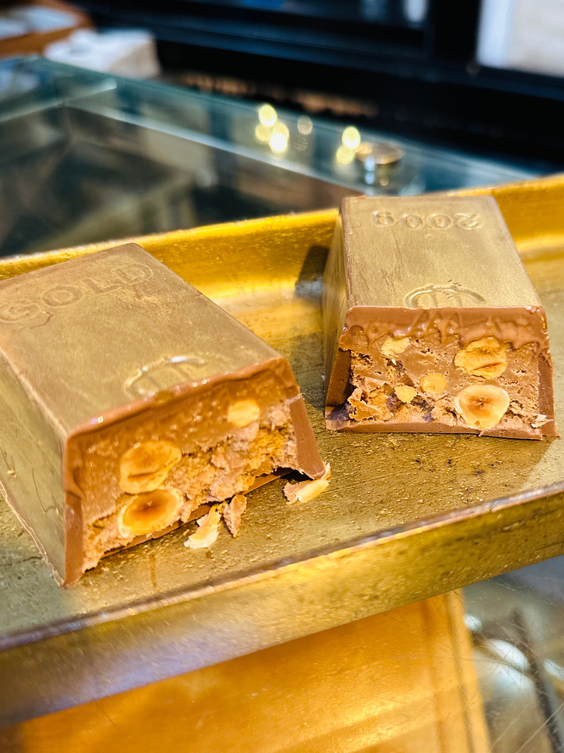 Golden bar chocolate φεγεντινη πραλινέ φουντούκι