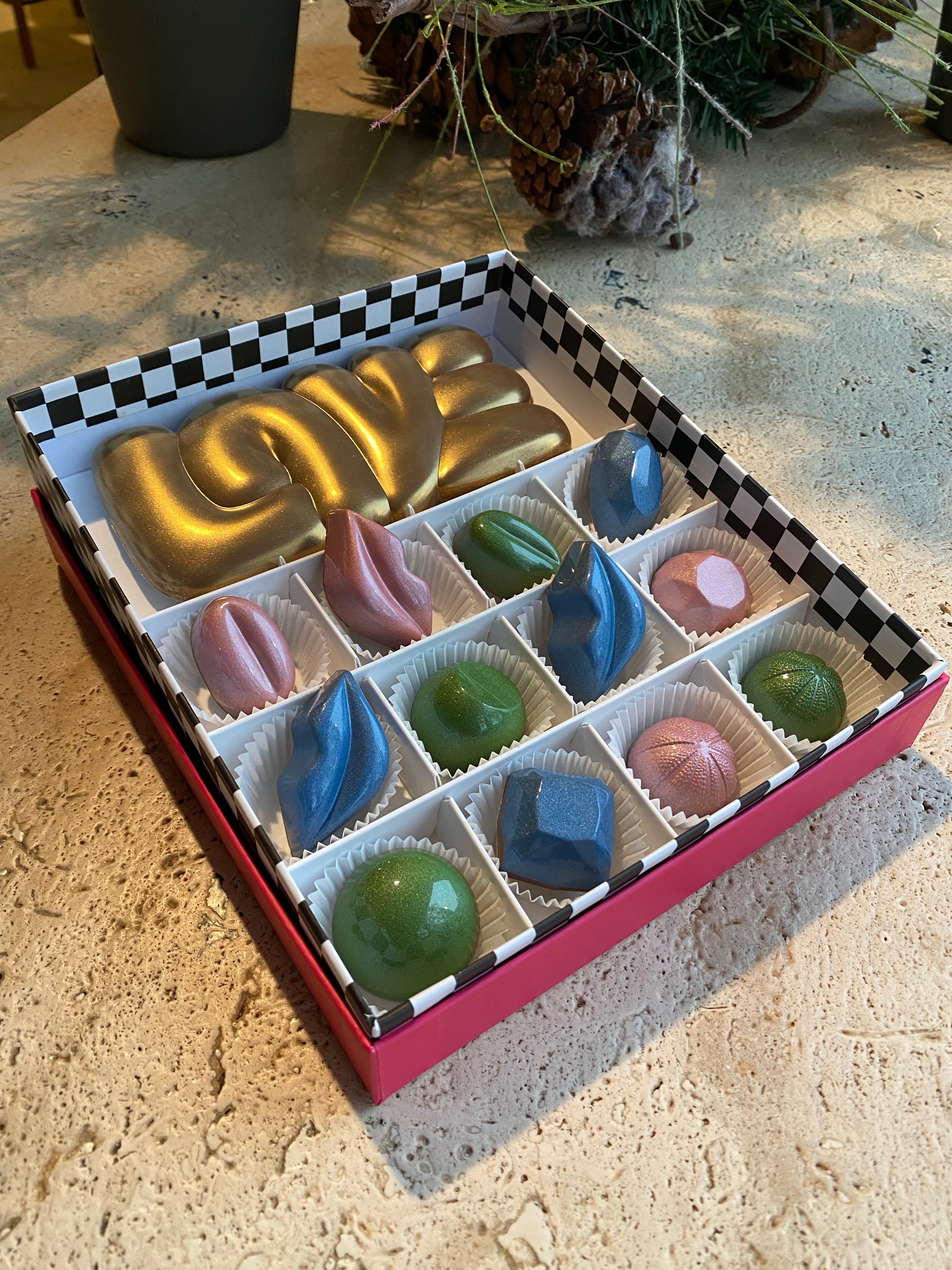 Σοκολατάκια & Love Μπαρα σοκολατας concept Motley box